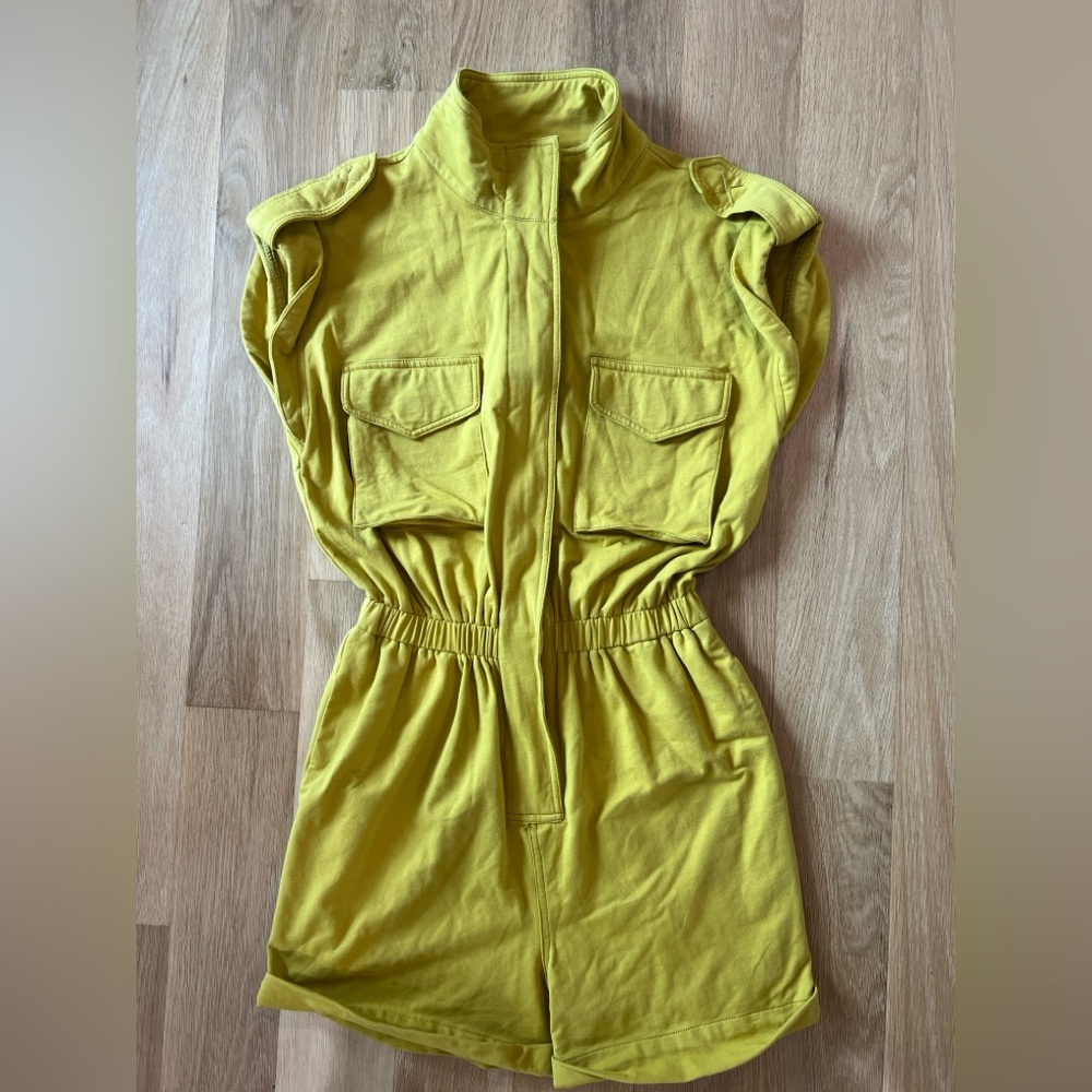 Strut and bolt romper size small button